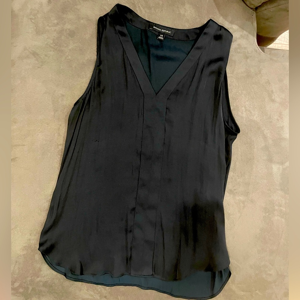 Banana Republic Sleek Black V-Neck Tank Top, XS